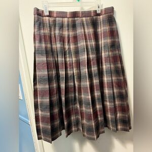 Chic Vintage Plaid Wool A-Line Skirt in Red and Gray Size 20 fits Size 14
